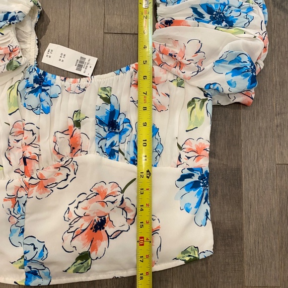 NWT Abercrombie Ruched Puff Sleeve Scoopneck Top - Picture 7 of 7